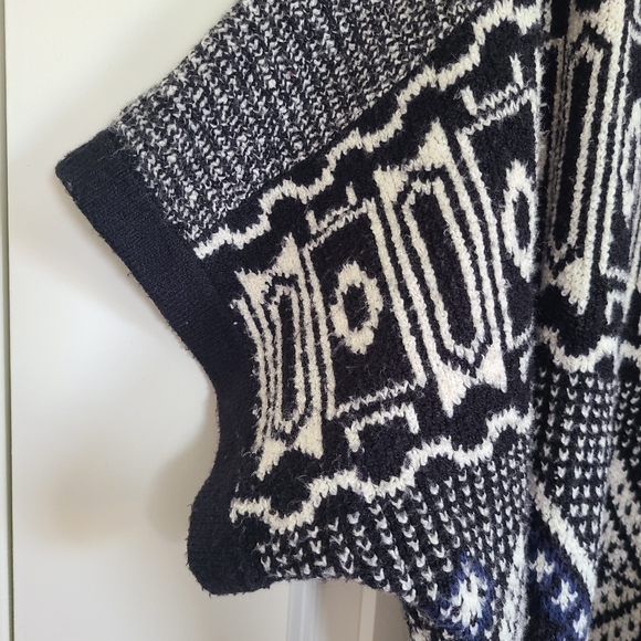 American Eagle Black White Blue Boho Aztec Open Front Short Sleeve Cardi… - Picture 3 of 11